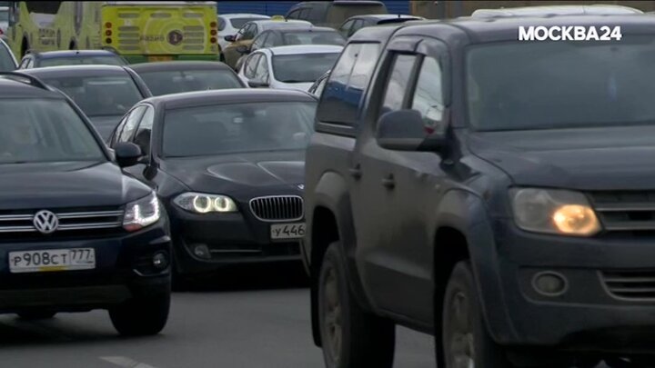 На московских номерах песня