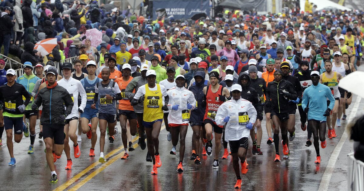 Boston Marathon. Марафон в Бостоне старт. Бостонский марафон тиран. Бостонский марафон фото.