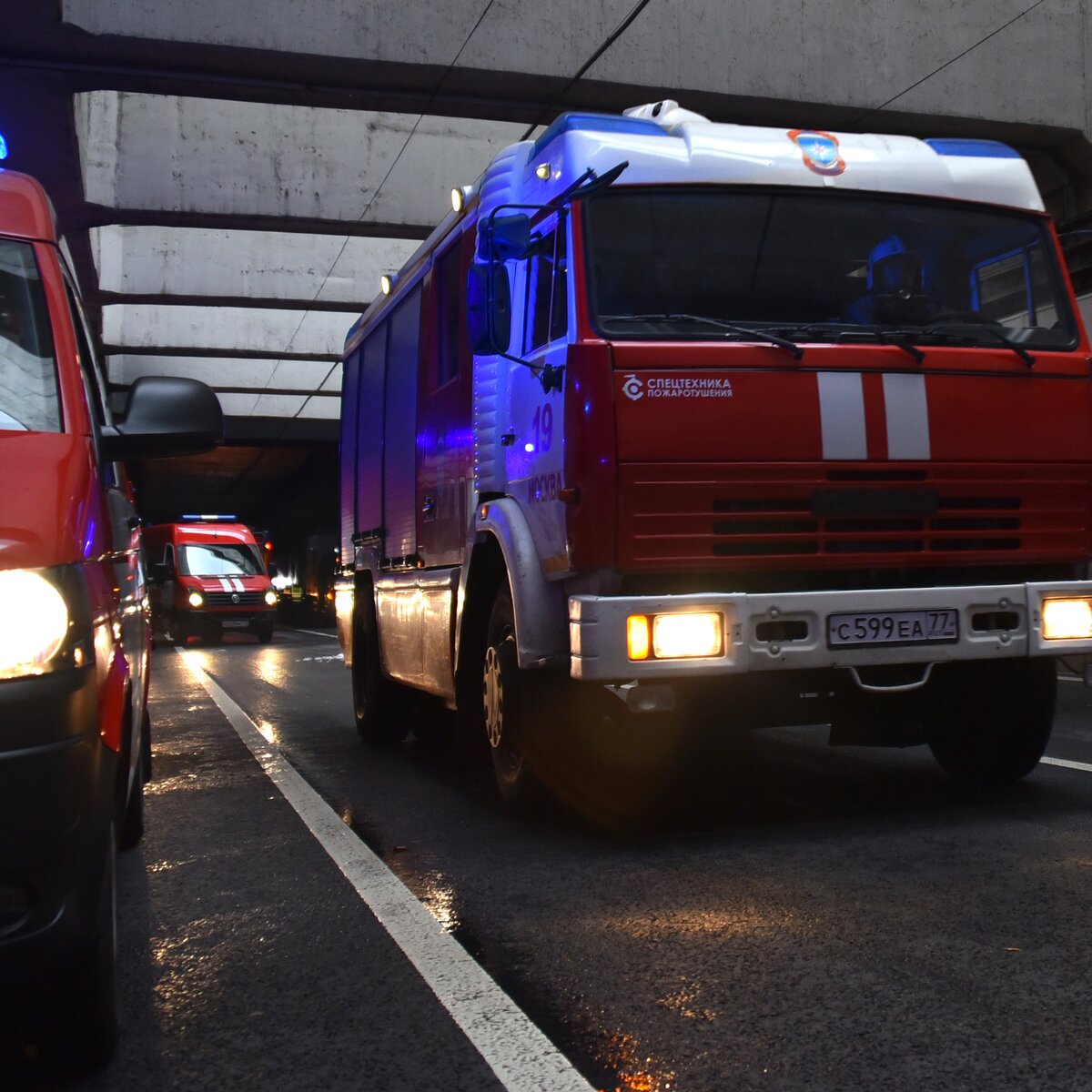 Пожар охватил жилой дом в районе Покровское-Стрешнево – Москва 24,  14.04.2020