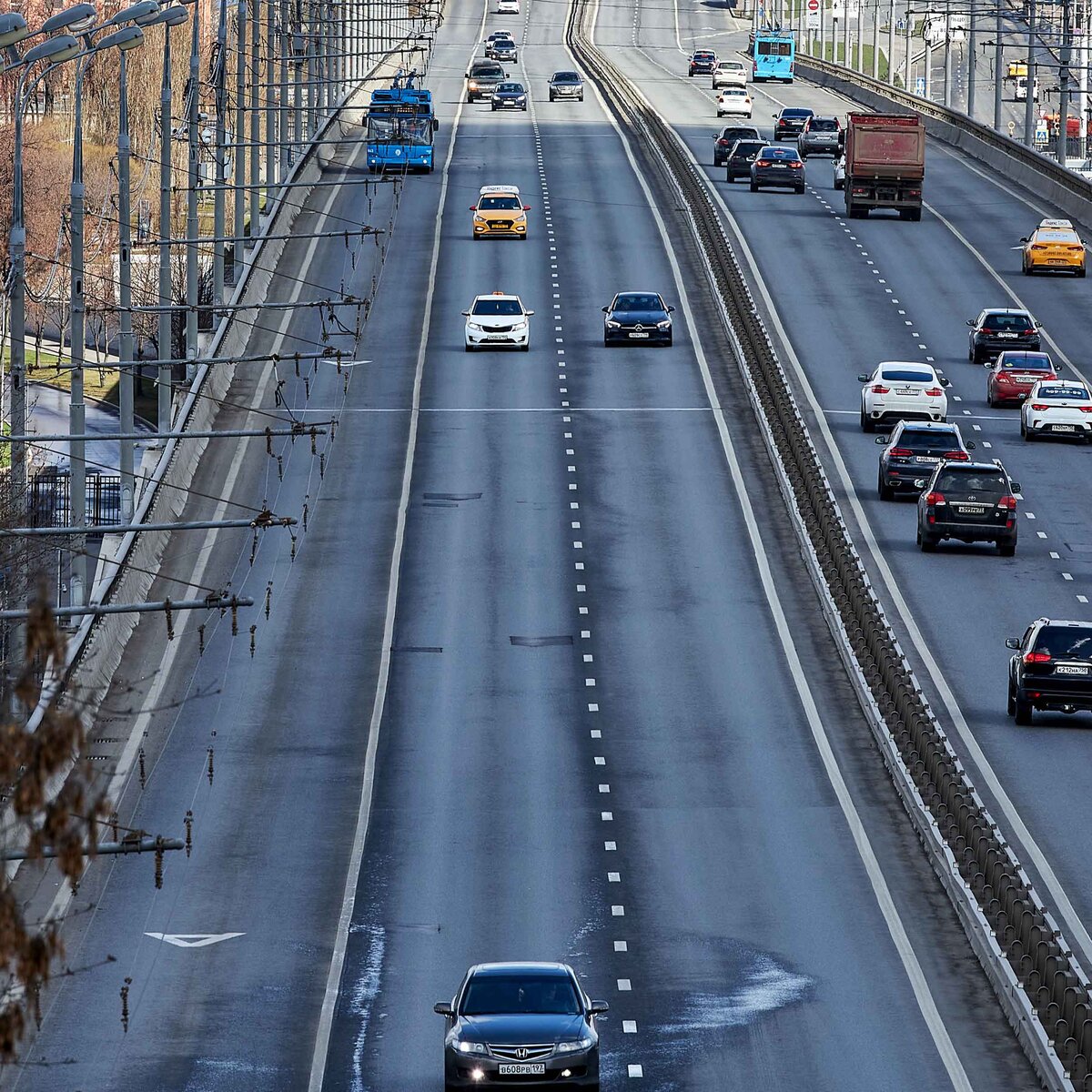 Больше всего машин без пропусков приезжает в Москву из пяти регионов –  Москва 24, 23.04.2020