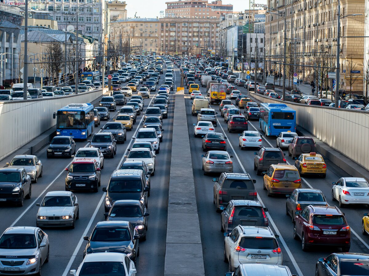 Увеличение транспорта. Автомобильная столица России. Автомобильный транспорт Ростов. ПДД Москва.