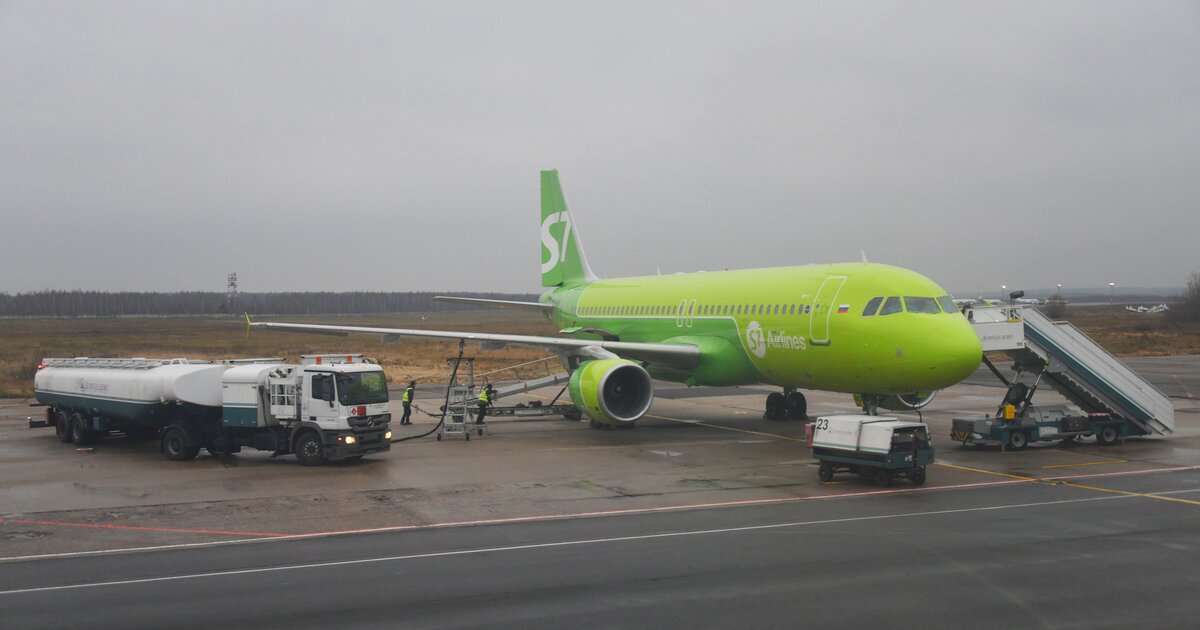 Рейс самолета иркутск уфа. Su7 Иркутск Москва самолет. S7 Airlines Иркутск. S7 двигатель самолета Nordwind Airlines. Самолет Иркутск s7.