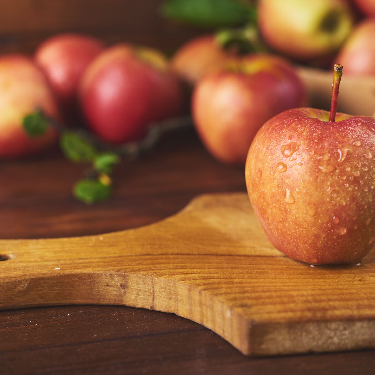 Можно ли есть яблоки на ночь, когда лучше употреблять при похудении