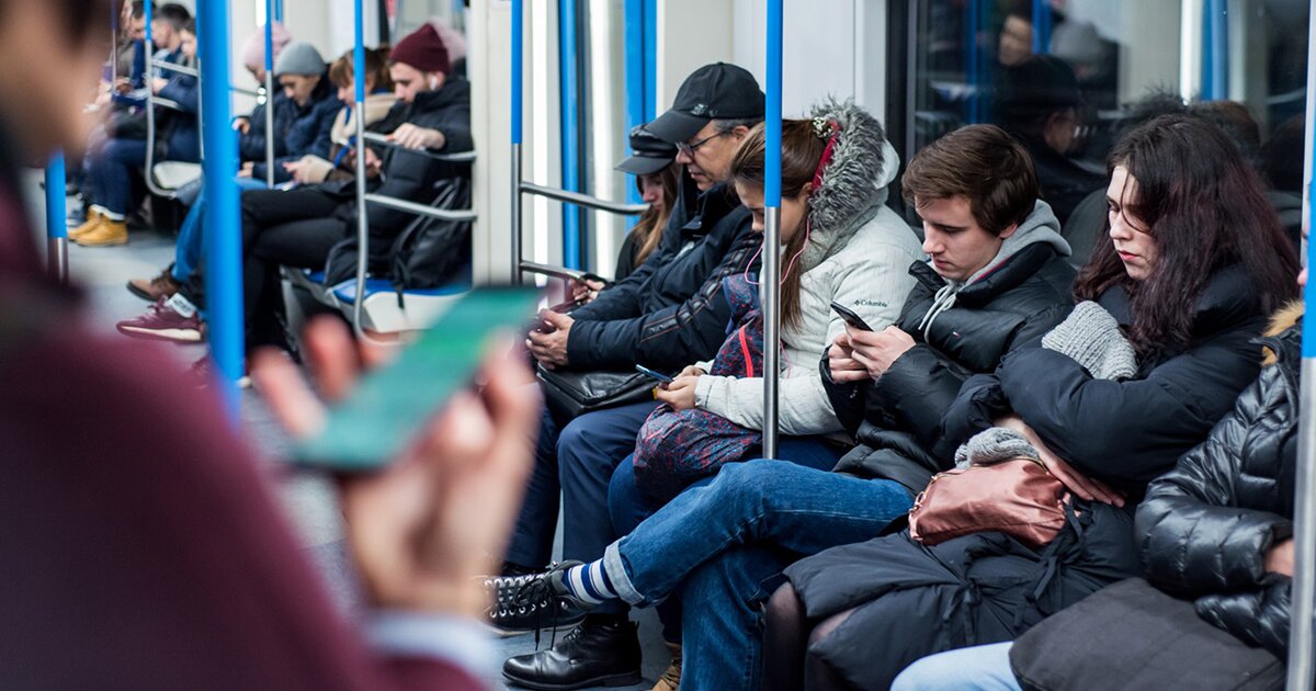 В метро по airdrop отправляют