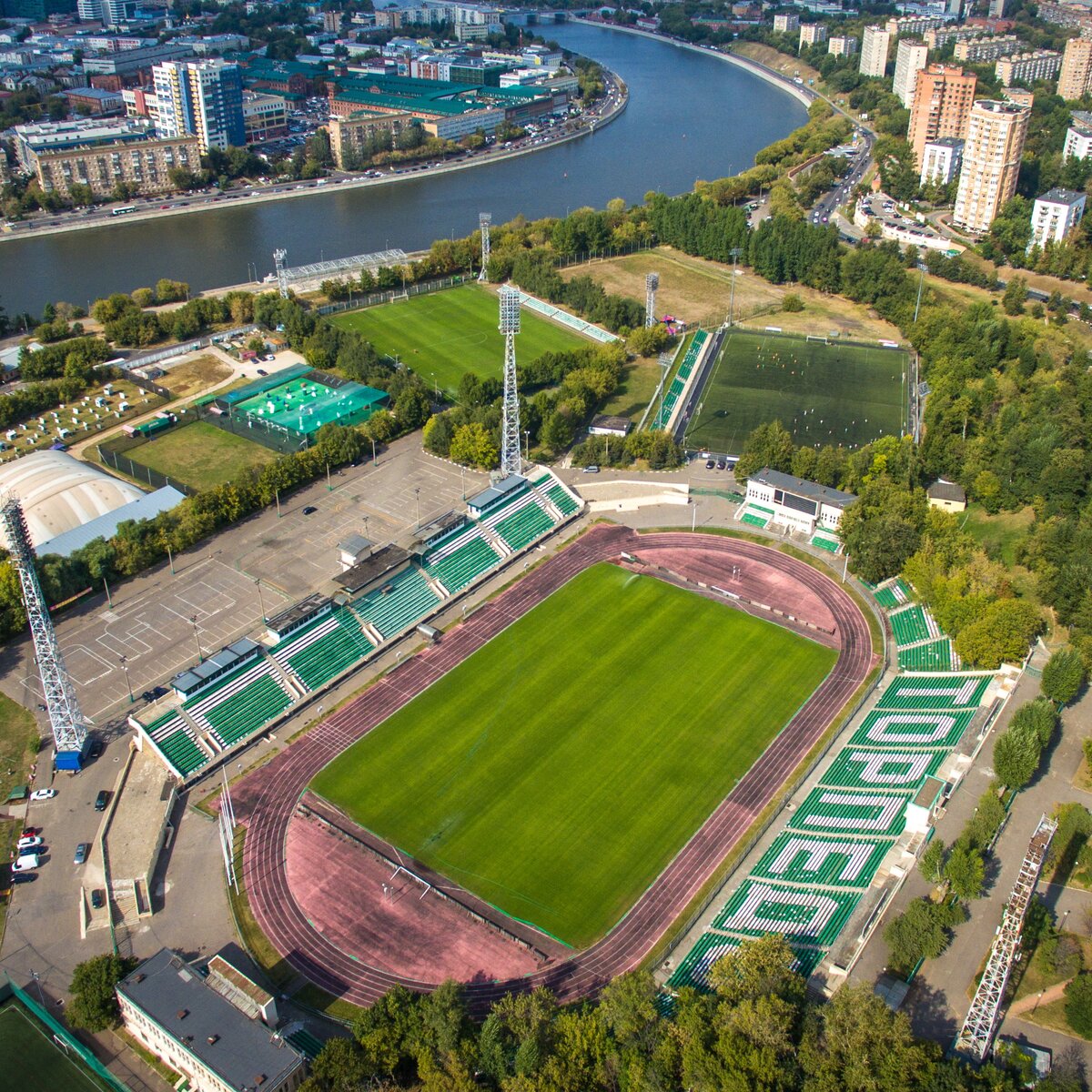 В Москве закрыли на реконструкцию стадион 