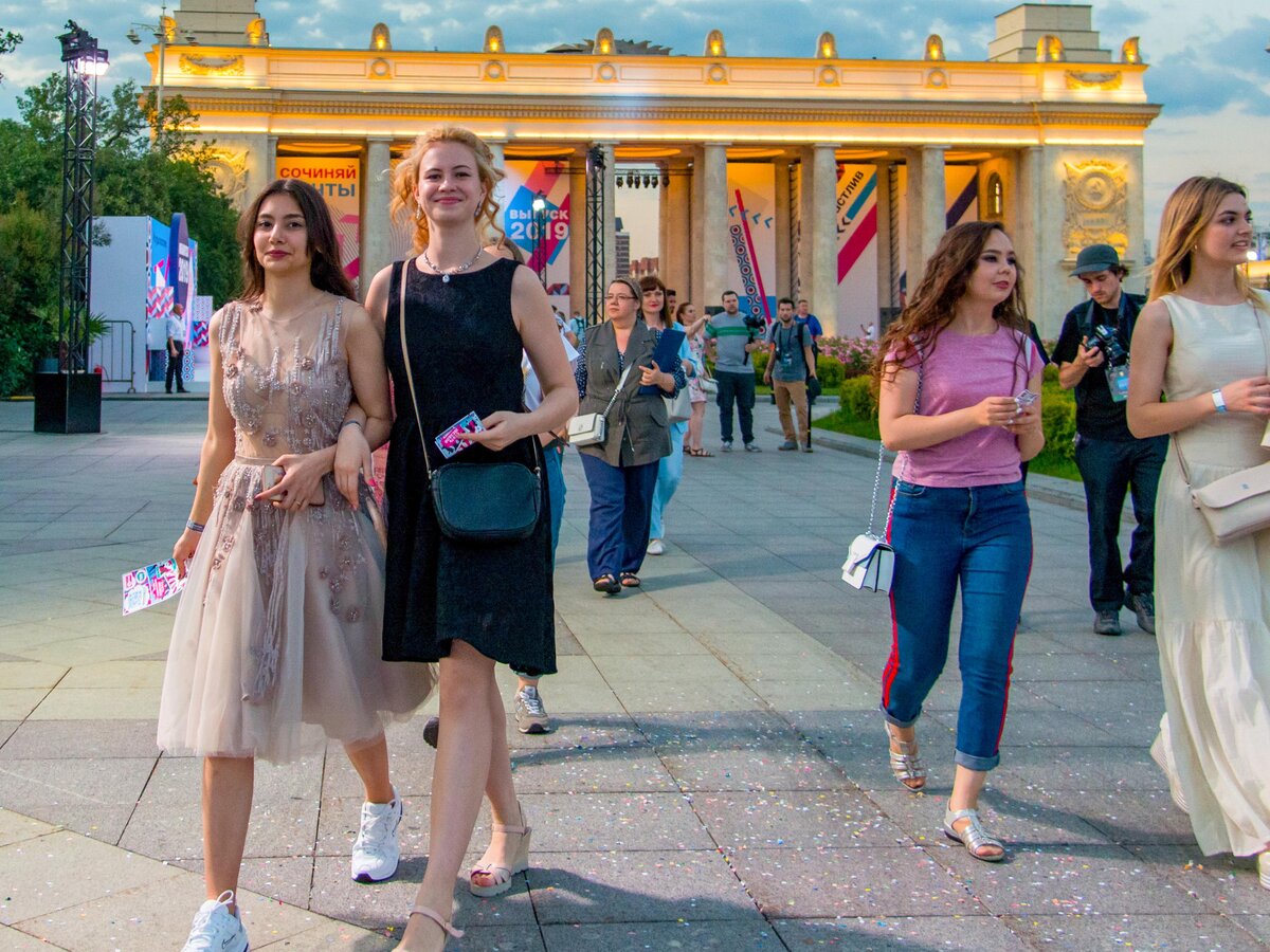 Вход в Парк Горького ограничат из-за выпускного 24 июля – Москва 24,  22.07.2020