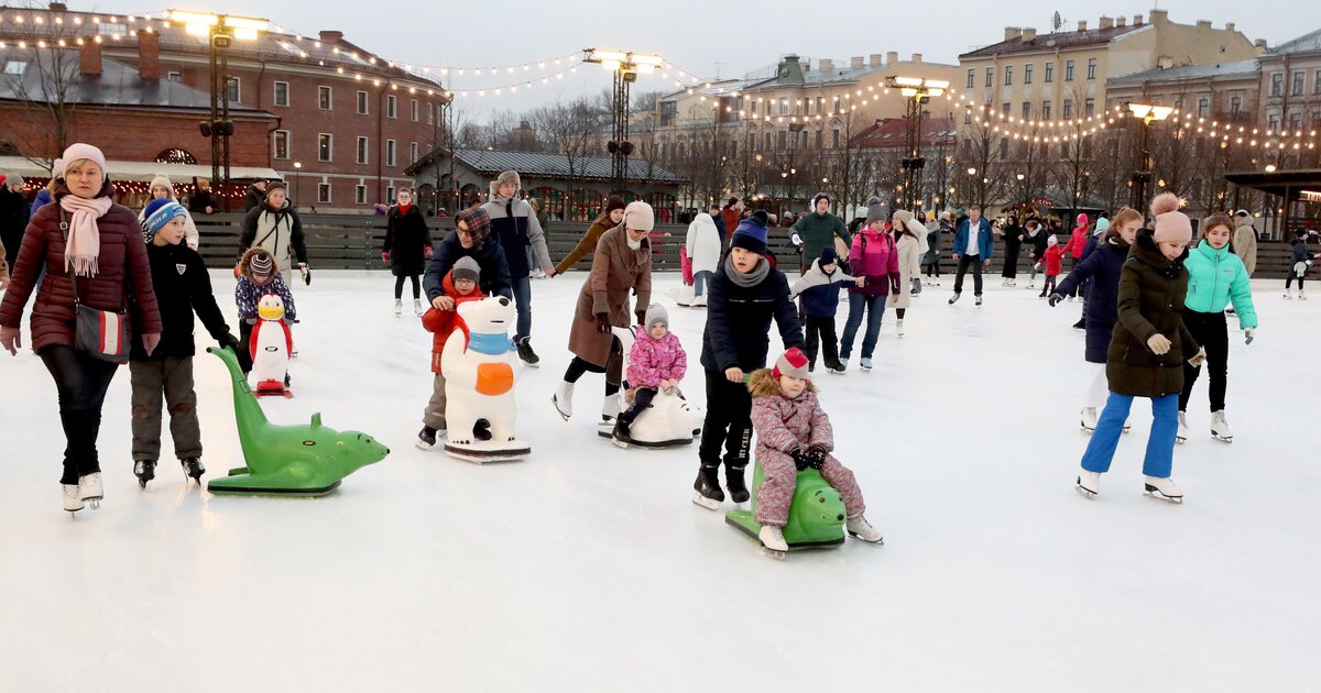 Каникулы в москве куда. Отдых в Москве на новогодние праздники. Россияне начали бронировать новогодние каникулы. Стало известно, где россияне проведут новогодние каникулы. Где отдохнуть в новогодние праздники в СПБ.