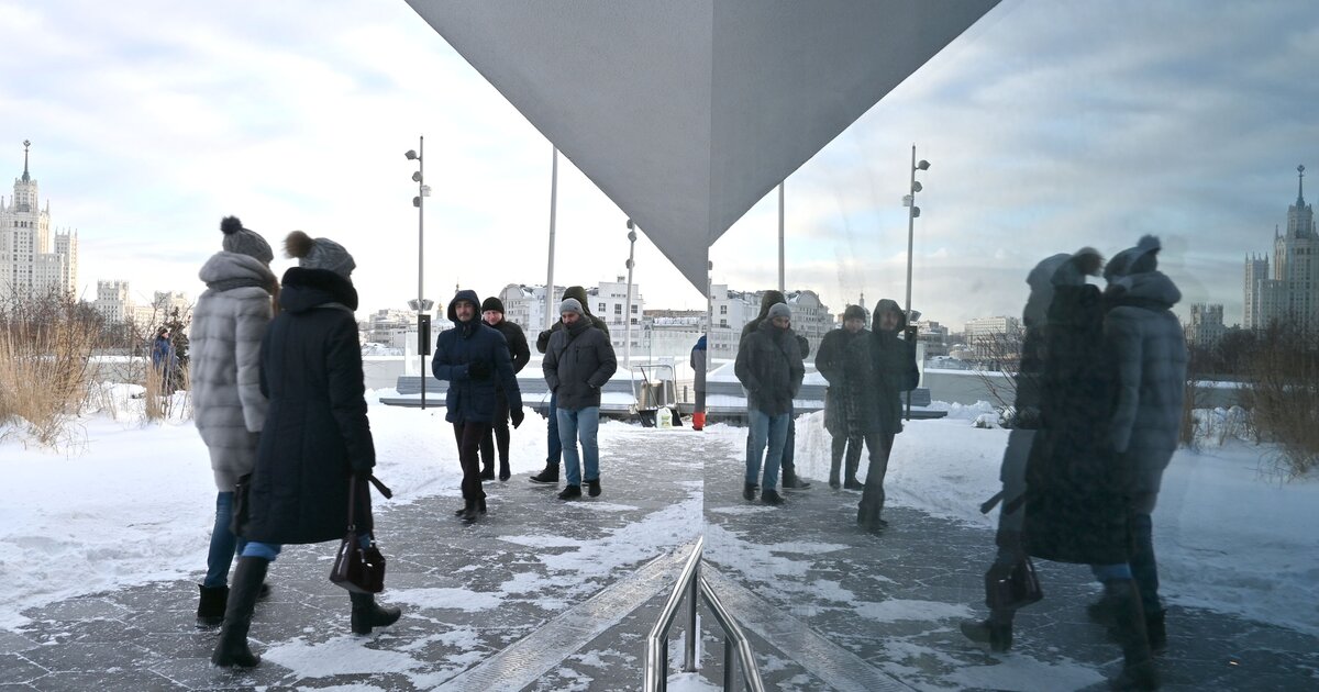 Moscow cold. Мороз в Москве. Москва сейчас. Москва сегодня фото. Мороз в городе фото.