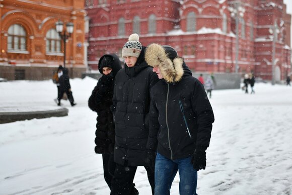 средний возраст жизни мужчин в москве 2020