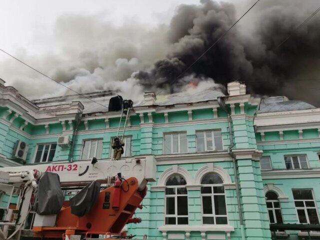 Более 120 человек эвакуировали из кардиохирургического центра в Благовещенске из-за пожара