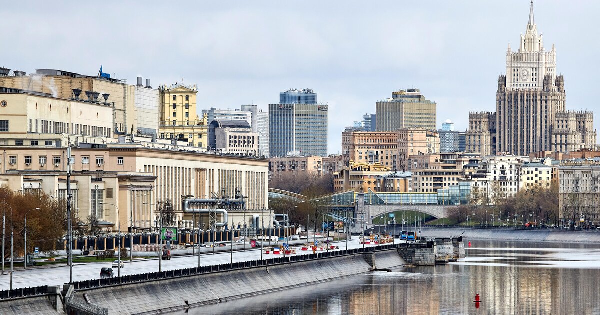 Воздух в москве. Атмосфера Москва. Москва с воздуха.