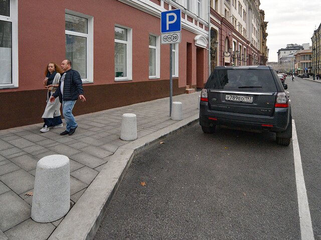 Москвичам напомнили, как оформить резидентное разрешение на парковку