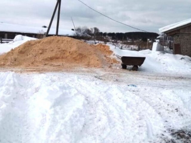 Тракторист насмерть завалил опилками семилетнюю девочку на ферме в Кировской области