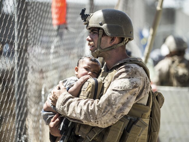 Эвакуированный из Афганистана младенец скончался после прибытия в США – СМИ