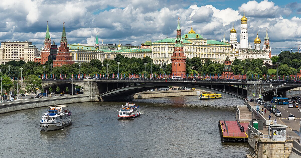 Экскурсионные по Москве реке Москва