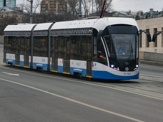 Трамваи семи маршрутов задерживаются на шоссе Энтузиастов
