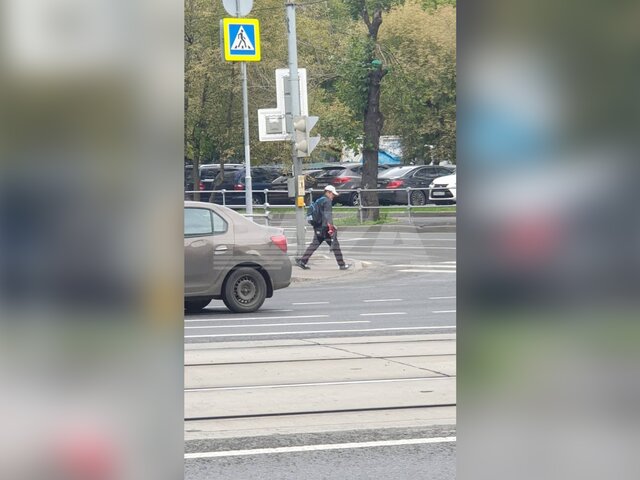 Пьяного мужчину, гулявшего по городу с автоматом, задержали на востоке Москвы