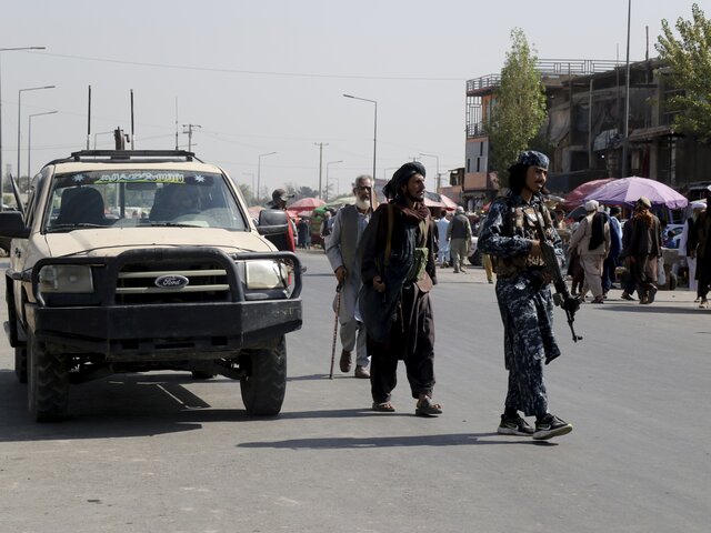 Талибы открыли стрельбу для разгона толпы у посольства Пакистана в Кабуле – СМИ