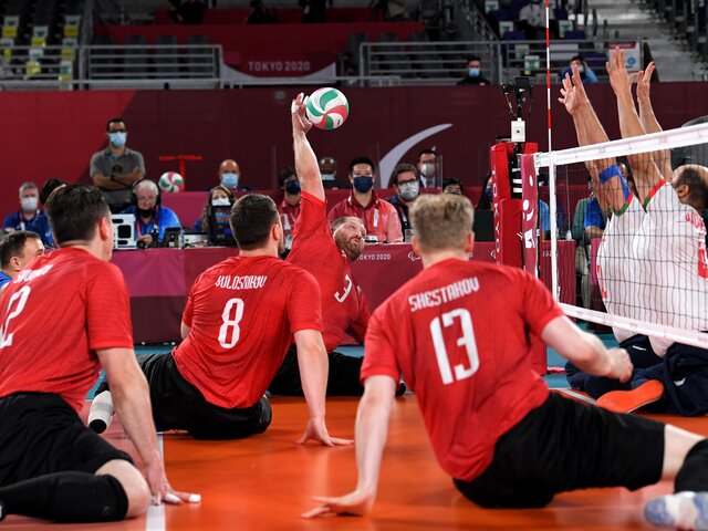 Мужская сборная России по волейболу сидя выиграла серебро Паралимпиады