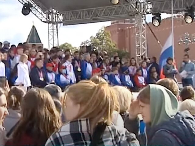 Гимн РФ прозвучал для российских паралимпийцев на Красной площади