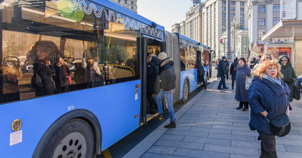 Ряды автобус. Автобус мц2. Остановка автобуса. Старая деревня безбилетники. Чичерина в автобусе.