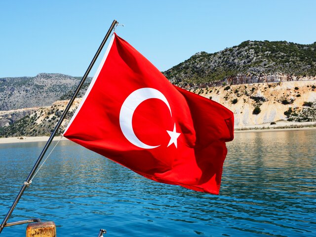Турция отказалась признавать сертификаты привитых однокомпонентными вакцинами туристов