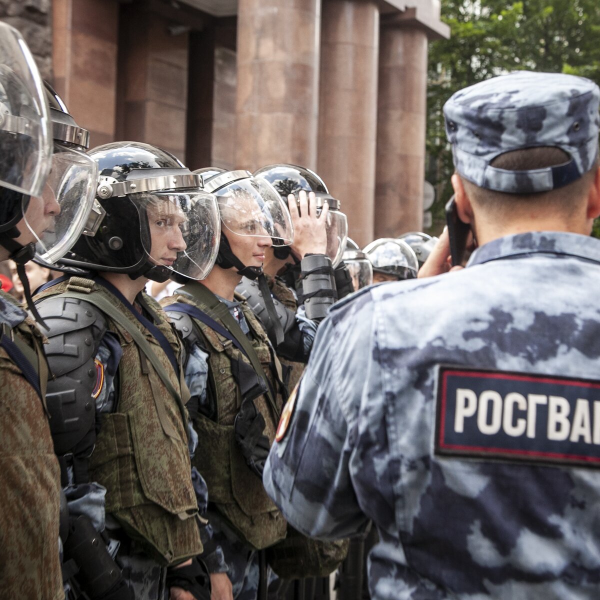 Около 5 тыс сотрудников Росгвардии обеспечат безопасность в День города в  Москве – Москва 24, 10.09.2021