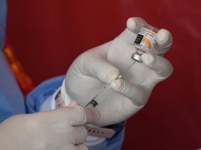 Франция просит Евросоюз не признавать российские и китайские вакцины от COVID-19