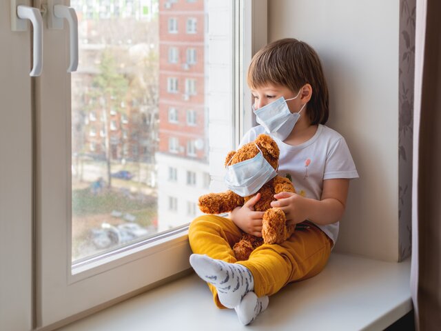 Инфекционист оценил риски тяжелых последствий COVID-19 у детей