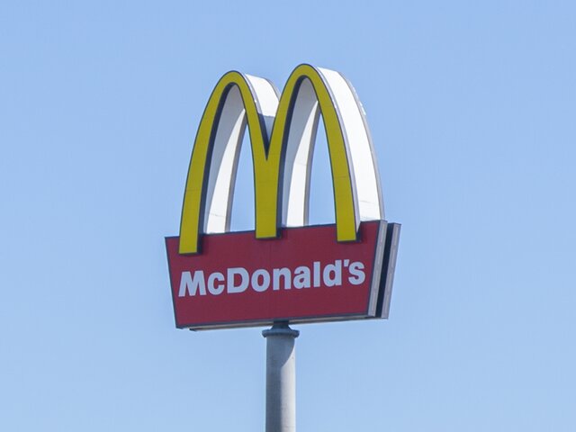 В РПЦ посоветовали исповедаться христианке, подавшей иск к McDonald's