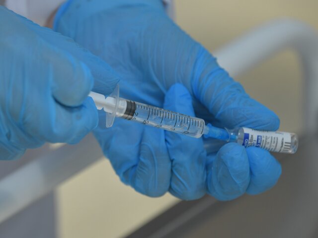 Гендиректор ВОЗ призвал ввести мораторий на ревакцинацию от коронавируса