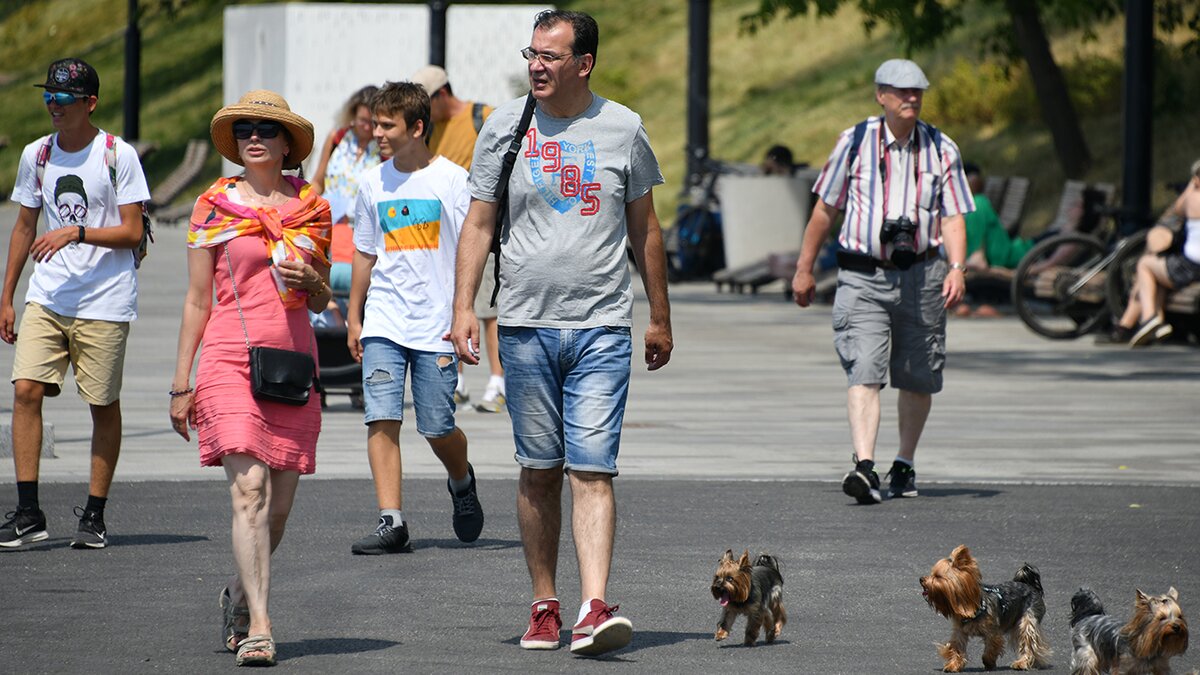 Эксперт объяснила, в какой одежде лучше не появляться в городе и почему –  Москва 24, 05.08.2021