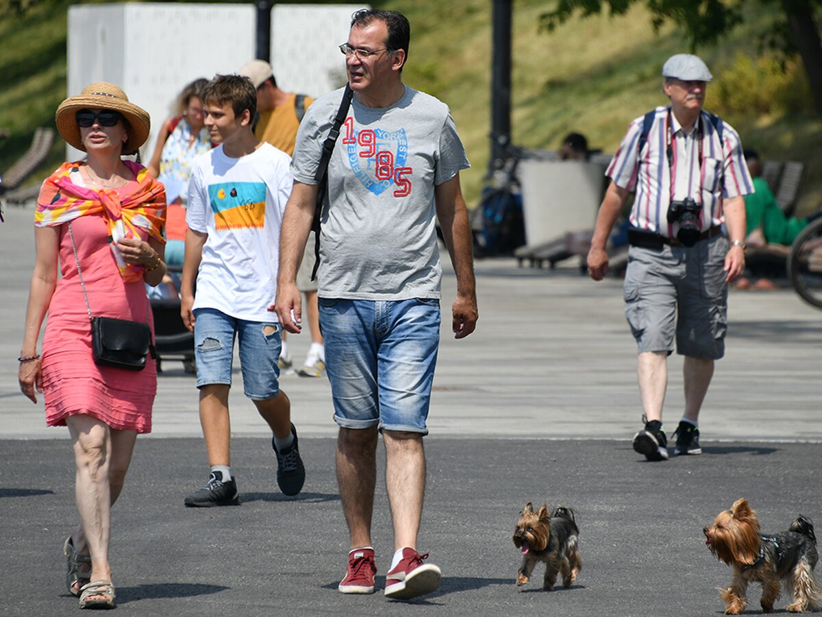 Эксперт объяснила, в какой одежде лучше не появляться в городе и почему –  Москва 24, 05.08.2021