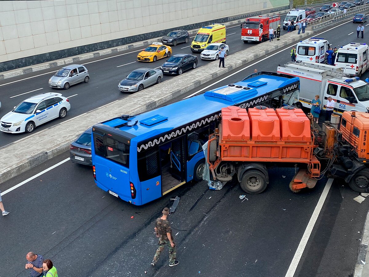 В ДТП на Боровском шоссе пострадали 11 человек – Москва 24, 04.08.2021