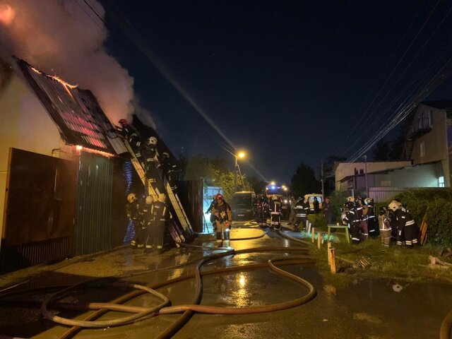 Пожар в частном жилом доме в ТиНАО потушили