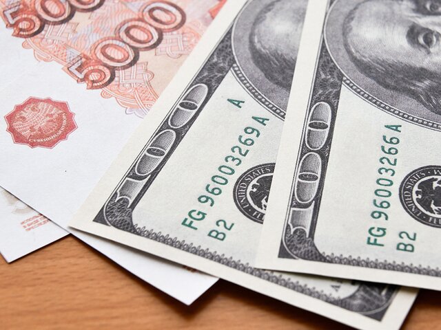 Россиянам рассказали, что делать с долларами после решения ФНБ