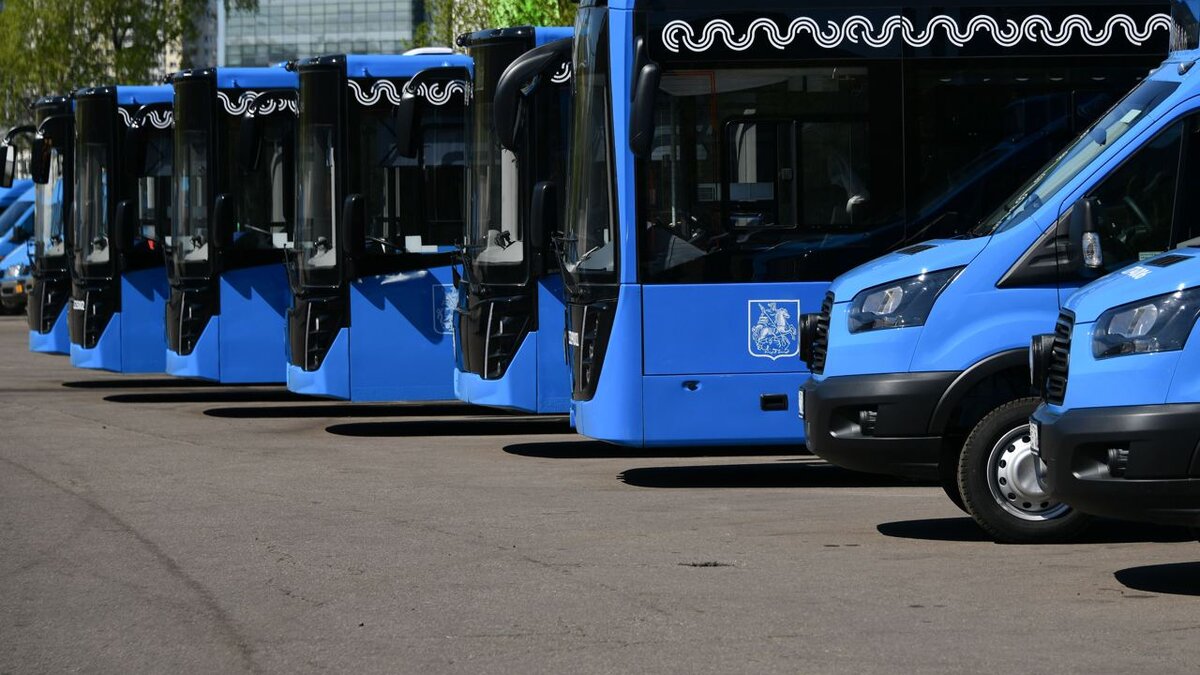 Схема движения четырех автобусных маршрутов около станции 