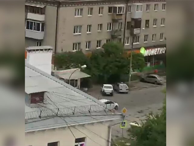 Мужчина открыл стрельбу в Екатеринбурге