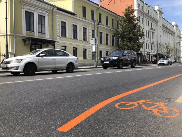 Еще пять временных велополос появились в центре Москвы