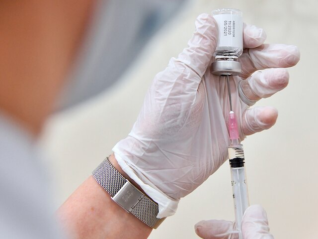 Росздравнадзор оценил частоту побочных явлений от российских вакцин против COVID-19