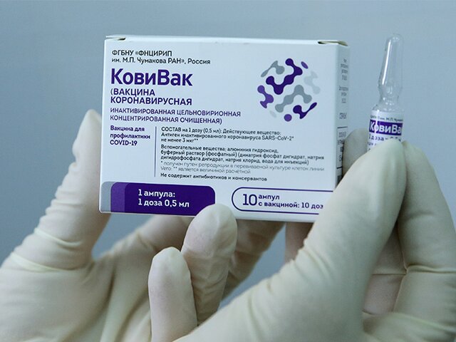 В Москве приостановили вакцинацию препаратом 