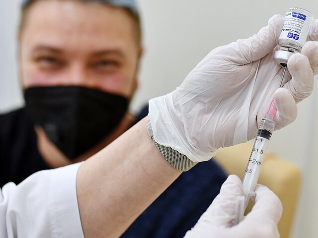 Психологи объяснили страхи россиян перед вакцинацией от коронавируса
