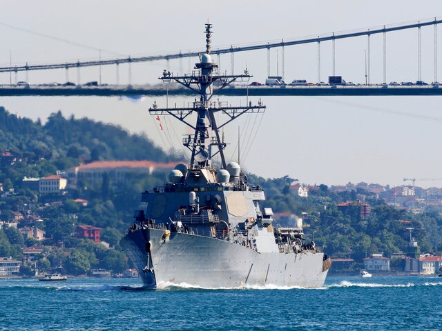 Ddg 58 laboon. Эсминец Laboon. Эсминца USS Laboon.. USS Carney. Корабли США В проливе Босфор.