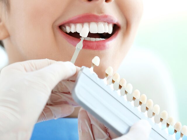 Стоматологи рассказали, от каких продуктов темнеют зубы