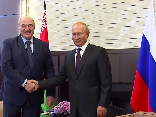 Путин заявил, что планирует обсудить с Лукашенко острые вопросы