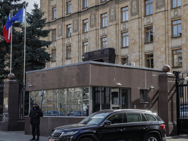 РФ потребовала у Чехии сократить число сотрудников посольства в Москве – МИД