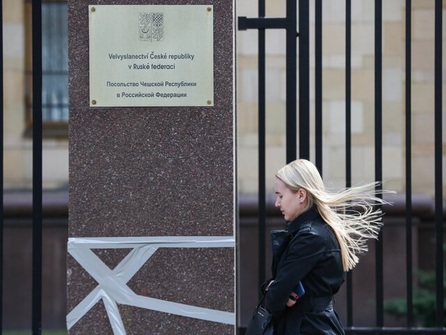 Большую часть сотрудников посольства Чехии составляли граждане РФ