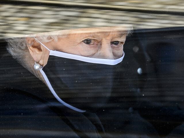 Елизавета II отмечает 95-летний юбилей в трауре