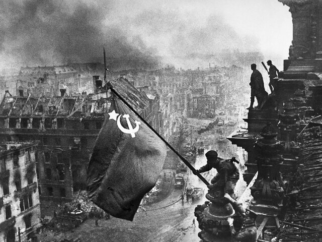 Ведущий из Британии отметил решающую роль СССР в победе над Гитлером