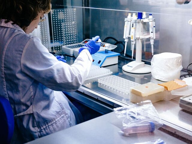 В РФ зарегистрировали тест для выявления любых штаммов коронавируса